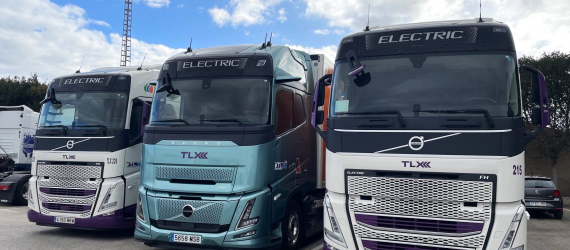Imagen de 3 camiones Volvo FH Electric Aero